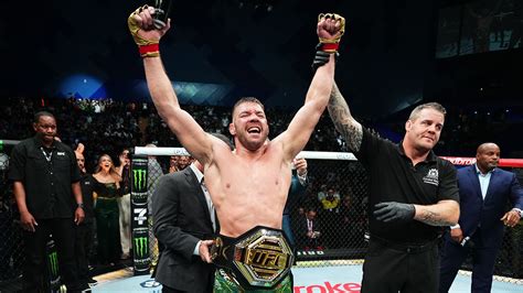 Dricus du Plessis retains UFC middleweight belt against Israel.